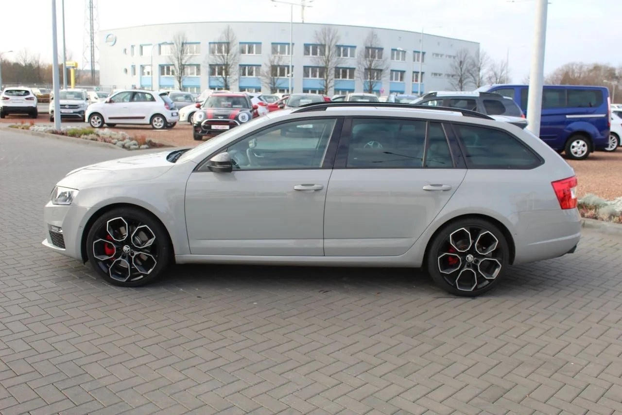 Skoda Octavia 2.0 TSI RS 230...  Image 8