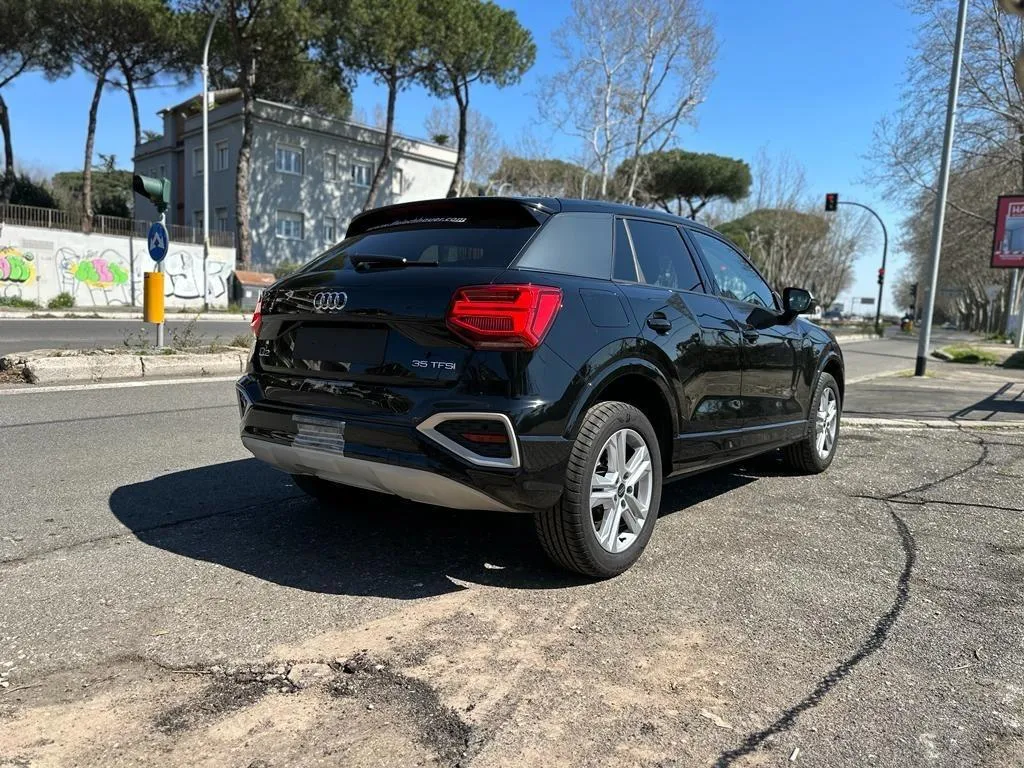 AUDI Q2 35 TFSI S tronic Admired Image 3