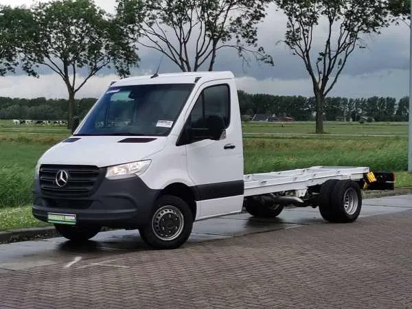 Mercedes-Benz Sprinter 519 CDI 3.0 LTR 6 CYL! Image 2